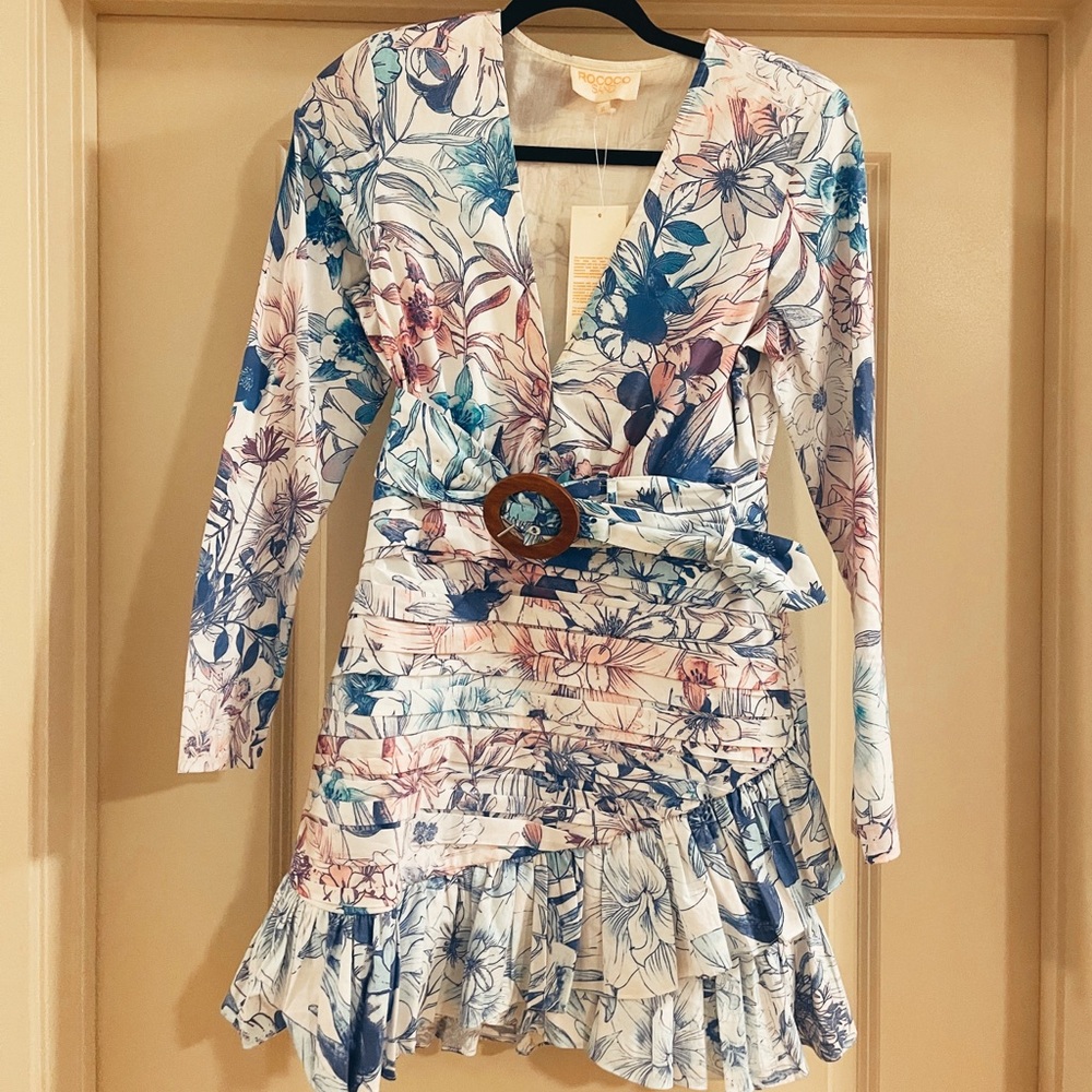 NWT Rococo Sand - Medium